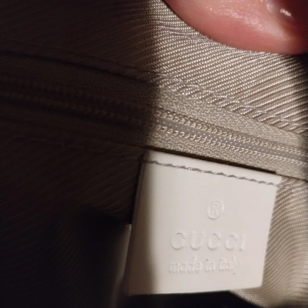 Gucci - Picture 3 of 8